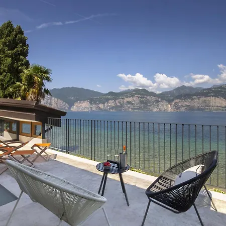 Locchi With Private Pier *